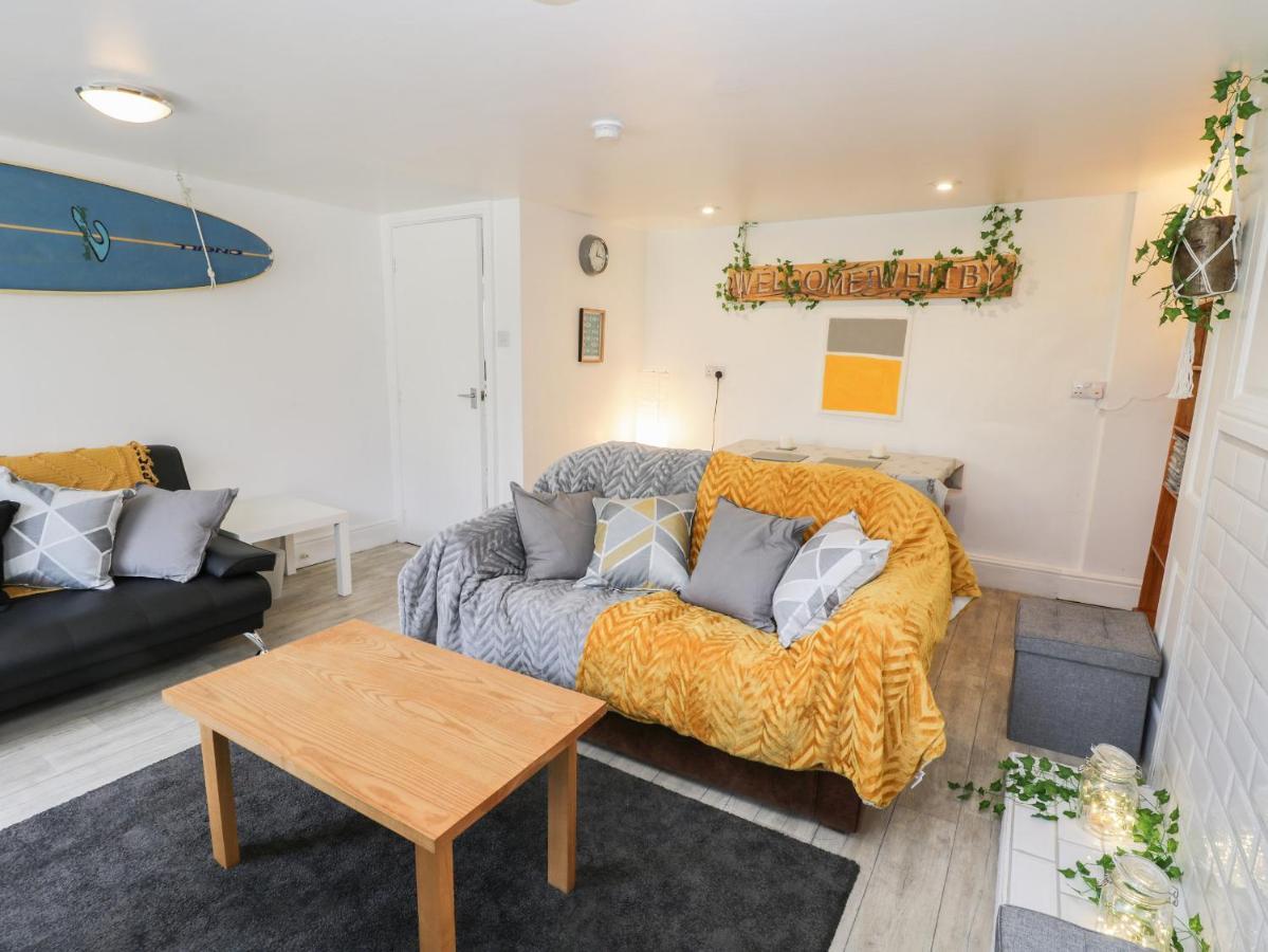 The Surfers Bolt Hole Apartment Whitby Ngoại thất bức ảnh
