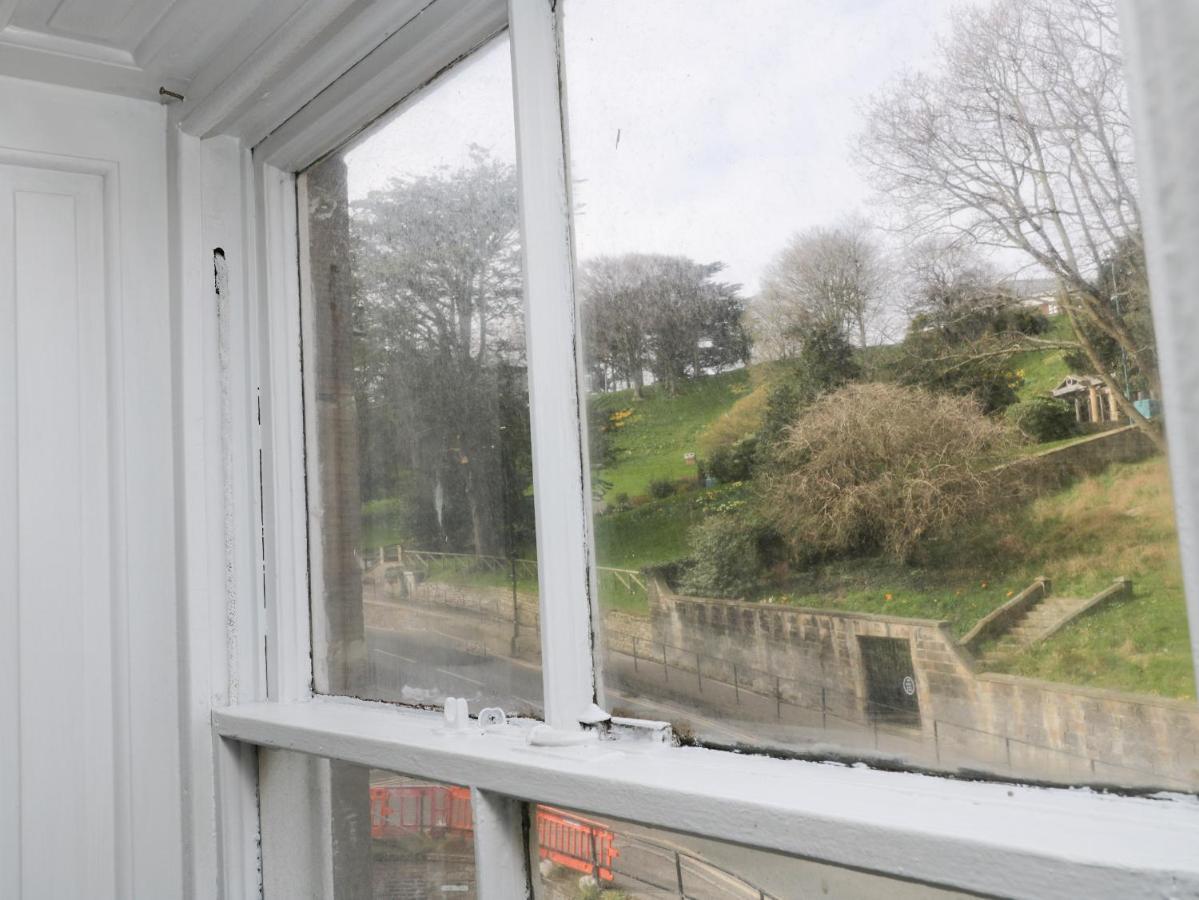 The Surfers Bolt Hole Apartment Whitby Ngoại thất bức ảnh
