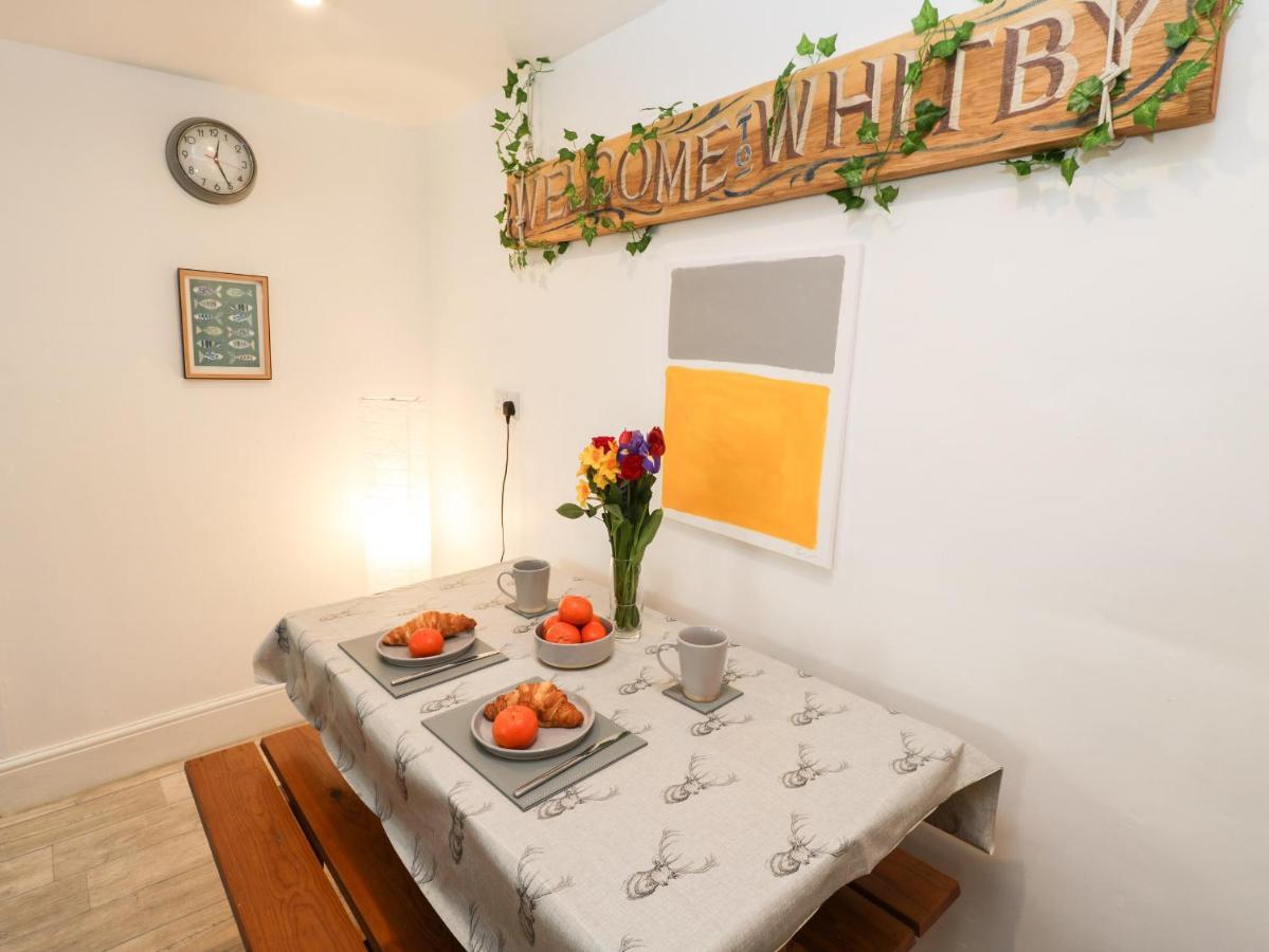 The Surfers Bolt Hole Apartment Whitby Ngoại thất bức ảnh