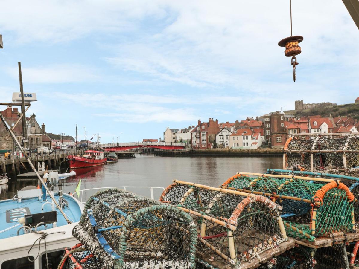 The Surfers Bolt Hole Apartment Whitby Ngoại thất bức ảnh